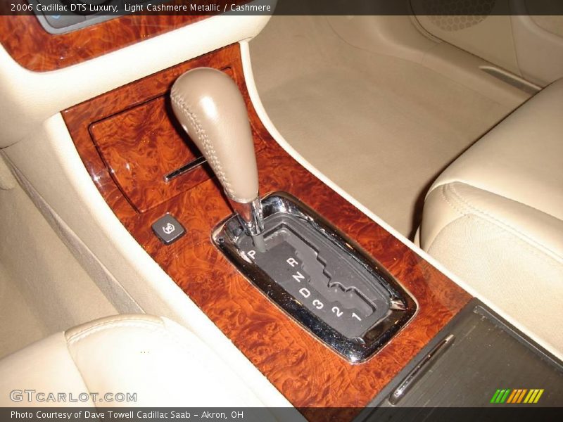 Light Cashmere Metallic / Cashmere 2006 Cadillac DTS Luxury