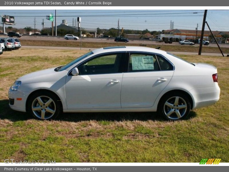 Candy White / Cornsilk Beige 2010 Volkswagen Jetta TDI Sedan