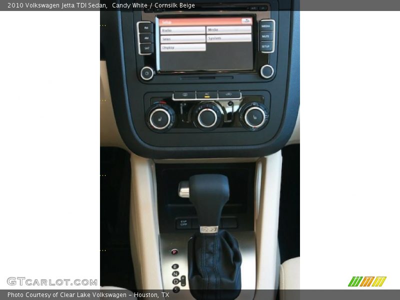 Candy White / Cornsilk Beige 2010 Volkswagen Jetta TDI Sedan
