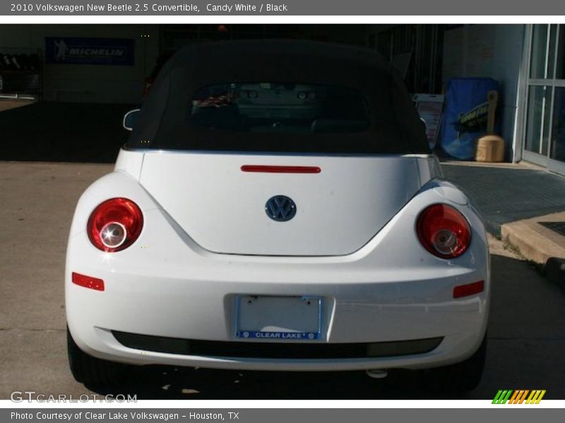 Candy White / Black 2010 Volkswagen New Beetle 2.5 Convertible