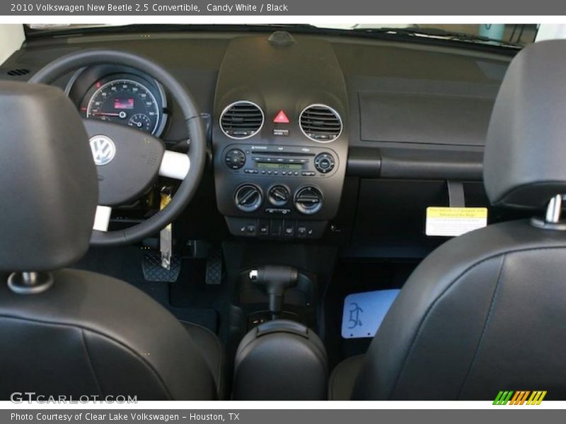 Candy White / Black 2010 Volkswagen New Beetle 2.5 Convertible