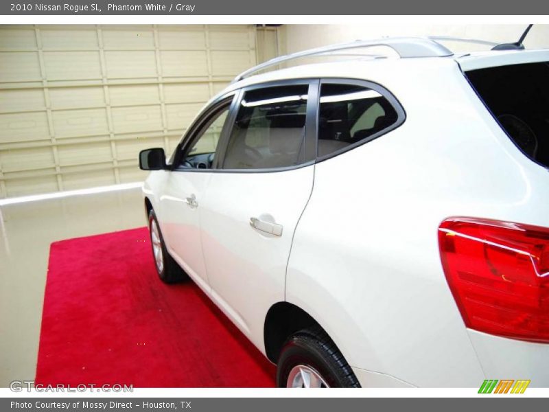 Phantom White / Gray 2010 Nissan Rogue SL