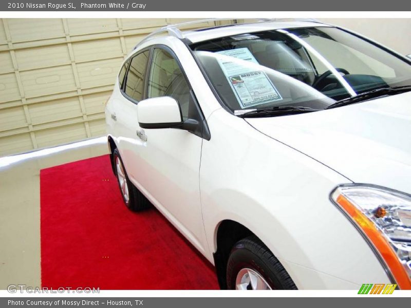 Phantom White / Gray 2010 Nissan Rogue SL