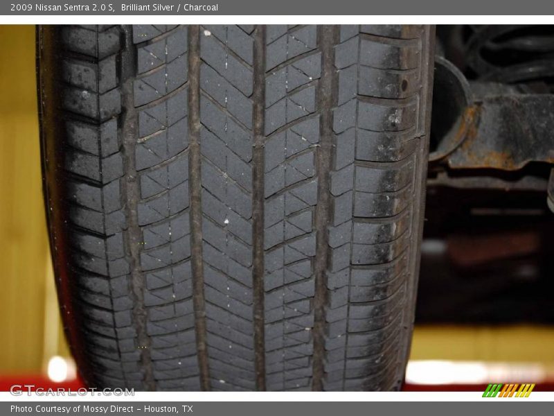 Brilliant Silver / Charcoal 2009 Nissan Sentra 2.0 S