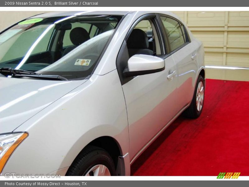 Brilliant Silver / Charcoal 2009 Nissan Sentra 2.0 S