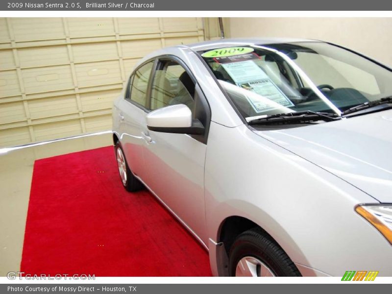 Brilliant Silver / Charcoal 2009 Nissan Sentra 2.0 S