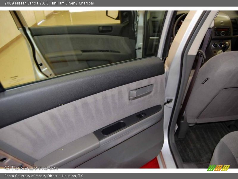 Brilliant Silver / Charcoal 2009 Nissan Sentra 2.0 S