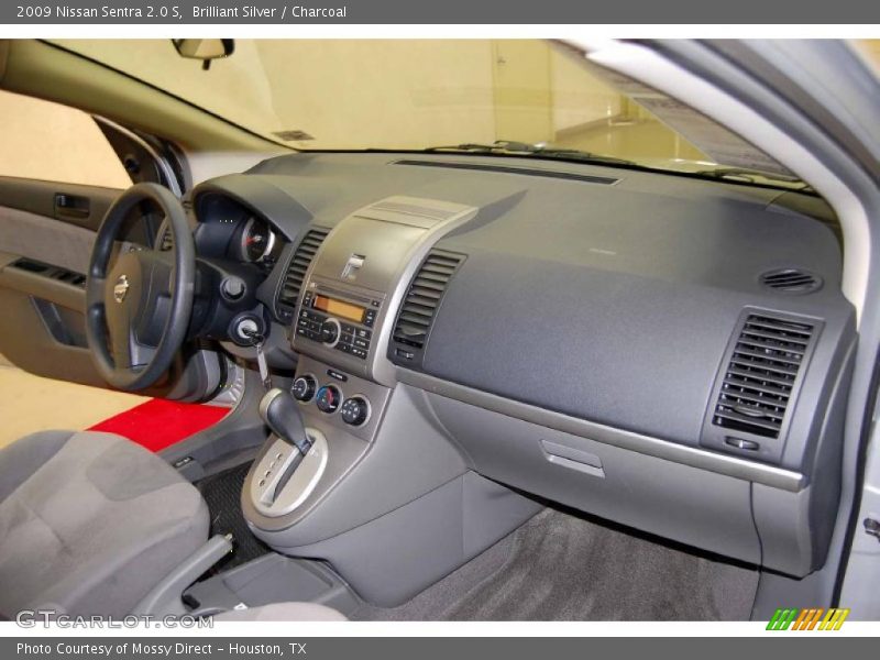 Brilliant Silver / Charcoal 2009 Nissan Sentra 2.0 S