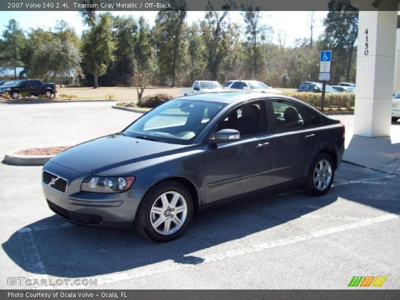 Titanium Gray Metallic / Off-Black 2007 Volvo S40 2.4i