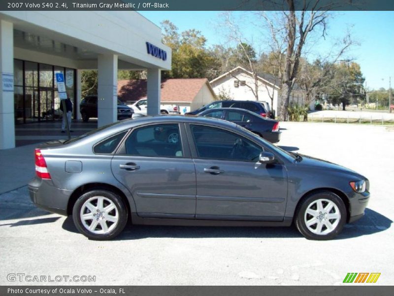Titanium Gray Metallic / Off-Black 2007 Volvo S40 2.4i