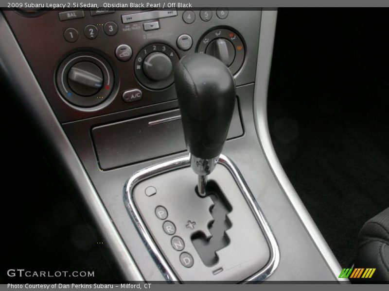 Obsidian Black Pearl / Off Black 2009 Subaru Legacy 2.5i Sedan
