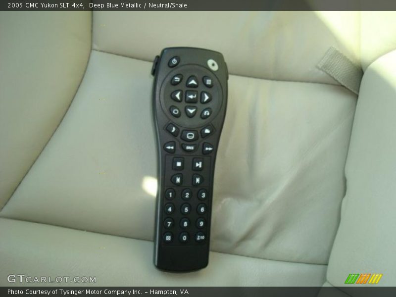 Deep Blue Metallic / Neutral/Shale 2005 GMC Yukon SLT 4x4