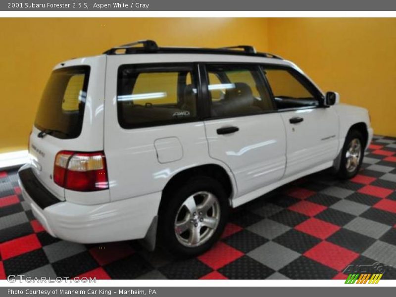 Aspen White / Gray 2001 Subaru Forester 2.5 S
