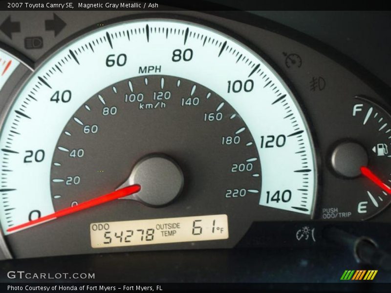 Magnetic Gray Metallic / Ash 2007 Toyota Camry SE
