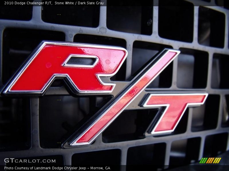 Stone White / Dark Slate Gray 2010 Dodge Challenger R/T