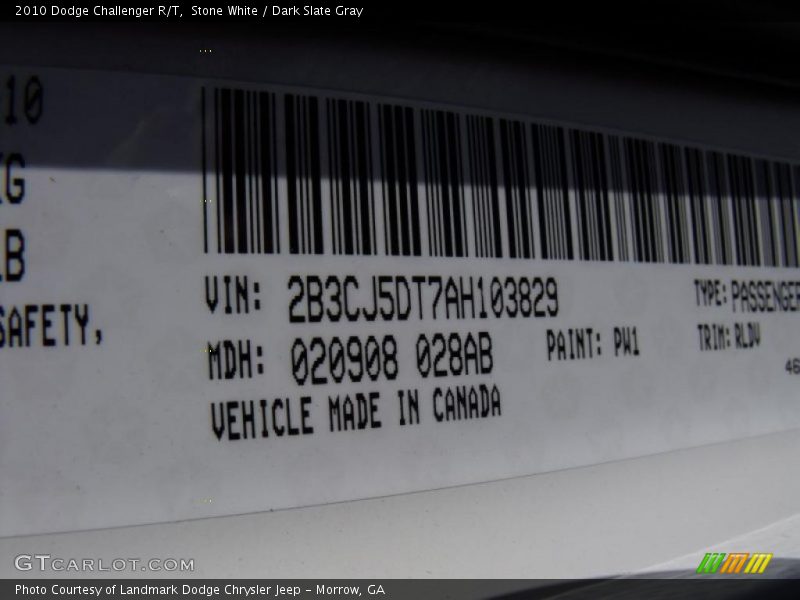 Stone White / Dark Slate Gray 2010 Dodge Challenger R/T