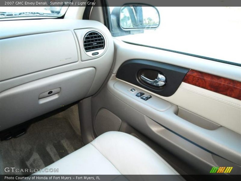 Summit White / Light Gray 2007 GMC Envoy Denali