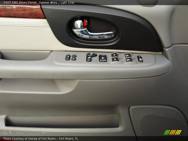 Summit White / Light Gray 2007 GMC Envoy Denali