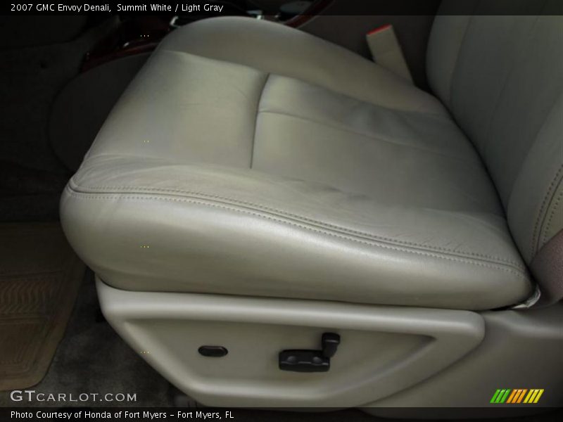 Summit White / Light Gray 2007 GMC Envoy Denali