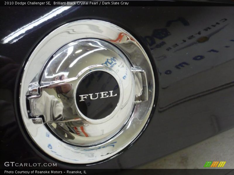 Brilliant Black Crystal Pearl / Dark Slate Gray 2010 Dodge Challenger SE