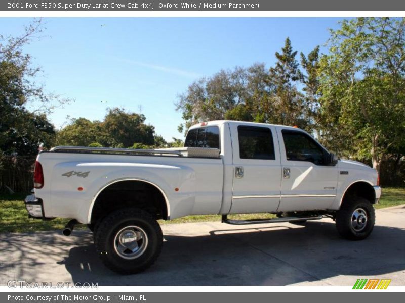 Oxford White / Medium Parchment 2001 Ford F350 Super Duty Lariat Crew Cab 4x4