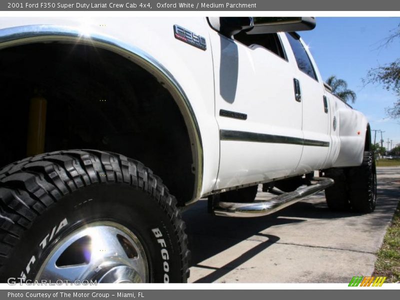 Oxford White / Medium Parchment 2001 Ford F350 Super Duty Lariat Crew Cab 4x4