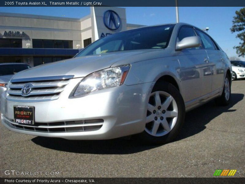 Titanium Metallic / Light Gray 2005 Toyota Avalon XL
