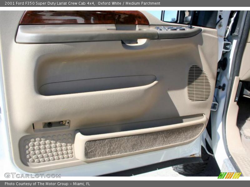 Oxford White / Medium Parchment 2001 Ford F350 Super Duty Lariat Crew Cab 4x4