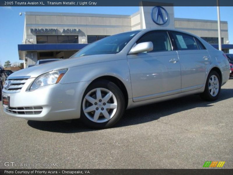 Titanium Metallic / Light Gray 2005 Toyota Avalon XL