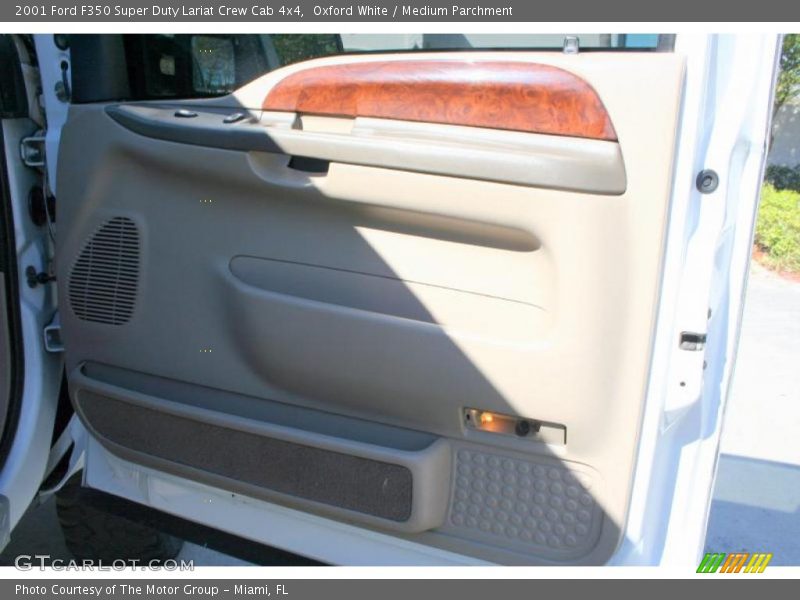 Oxford White / Medium Parchment 2001 Ford F350 Super Duty Lariat Crew Cab 4x4
