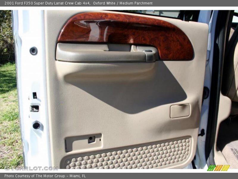 Oxford White / Medium Parchment 2001 Ford F350 Super Duty Lariat Crew Cab 4x4