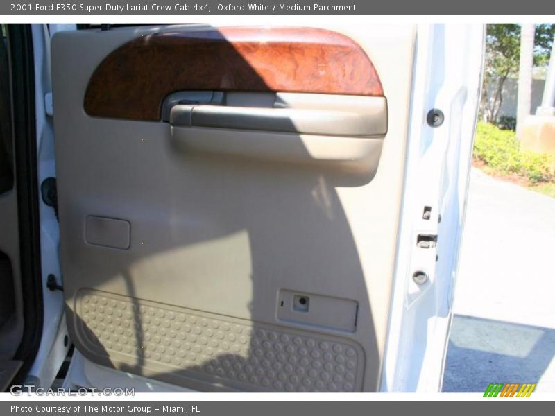 Oxford White / Medium Parchment 2001 Ford F350 Super Duty Lariat Crew Cab 4x4