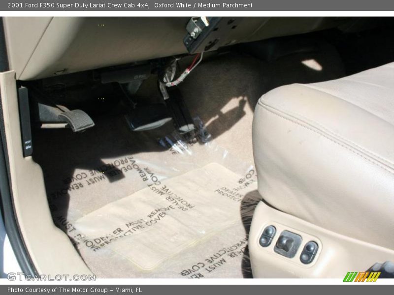 Oxford White / Medium Parchment 2001 Ford F350 Super Duty Lariat Crew Cab 4x4