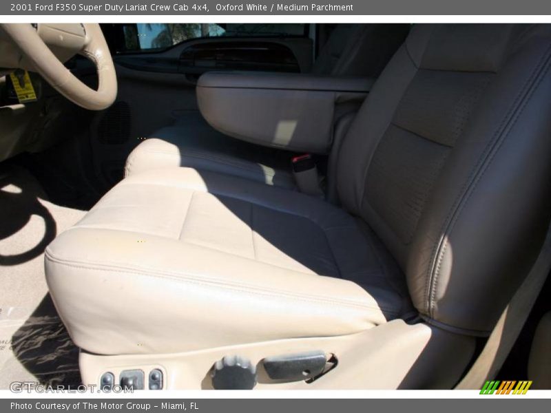 Oxford White / Medium Parchment 2001 Ford F350 Super Duty Lariat Crew Cab 4x4