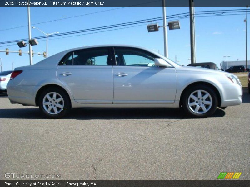 Titanium Metallic / Light Gray 2005 Toyota Avalon XL
