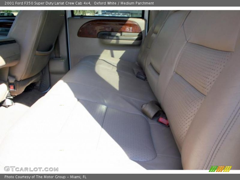 Oxford White / Medium Parchment 2001 Ford F350 Super Duty Lariat Crew Cab 4x4