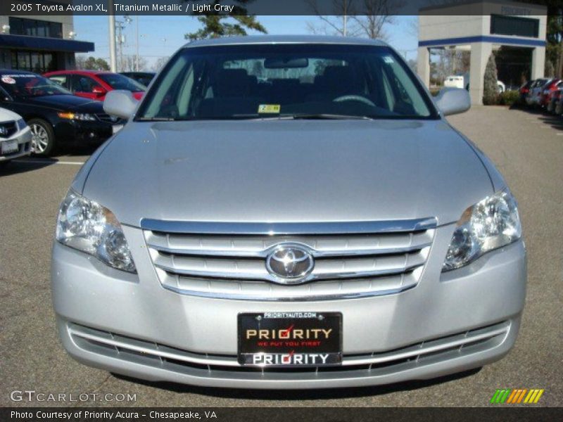 Titanium Metallic / Light Gray 2005 Toyota Avalon XL