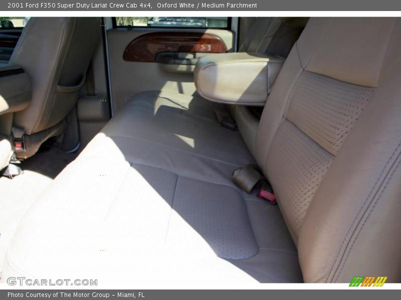 Oxford White / Medium Parchment 2001 Ford F350 Super Duty Lariat Crew Cab 4x4