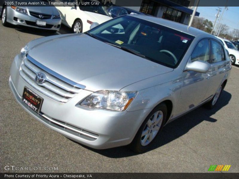 Titanium Metallic / Light Gray 2005 Toyota Avalon XL