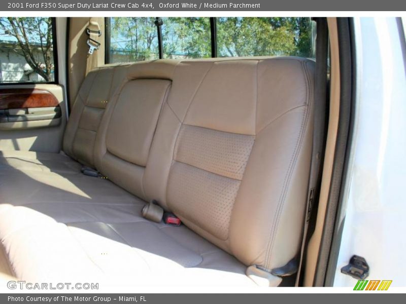 Oxford White / Medium Parchment 2001 Ford F350 Super Duty Lariat Crew Cab 4x4
