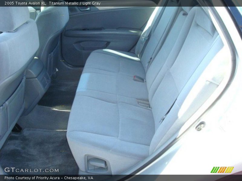 Titanium Metallic / Light Gray 2005 Toyota Avalon XL