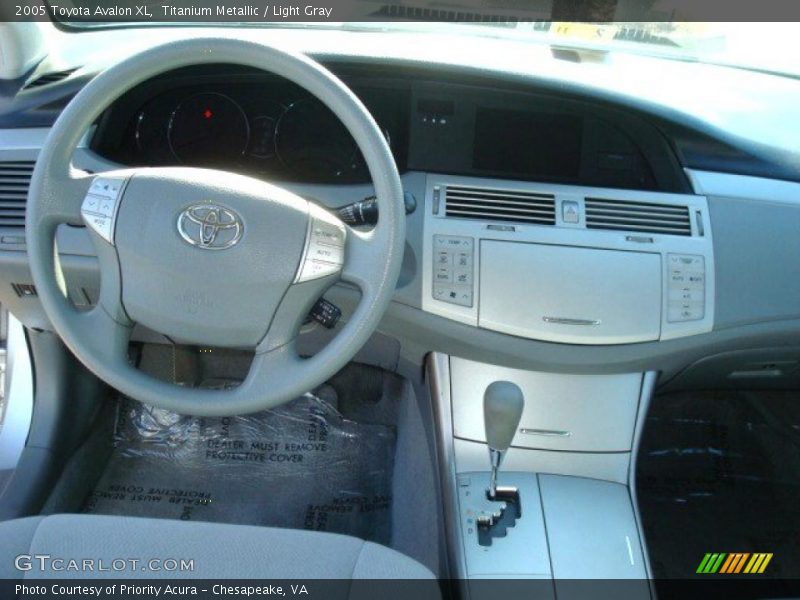 Titanium Metallic / Light Gray 2005 Toyota Avalon XL