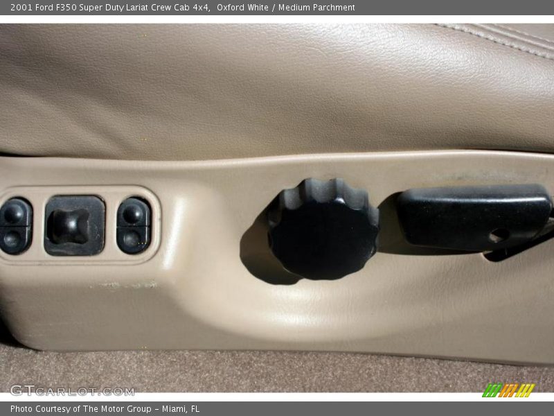 Oxford White / Medium Parchment 2001 Ford F350 Super Duty Lariat Crew Cab 4x4