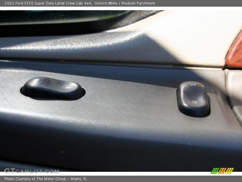 Oxford White / Medium Parchment 2001 Ford F350 Super Duty Lariat Crew Cab 4x4