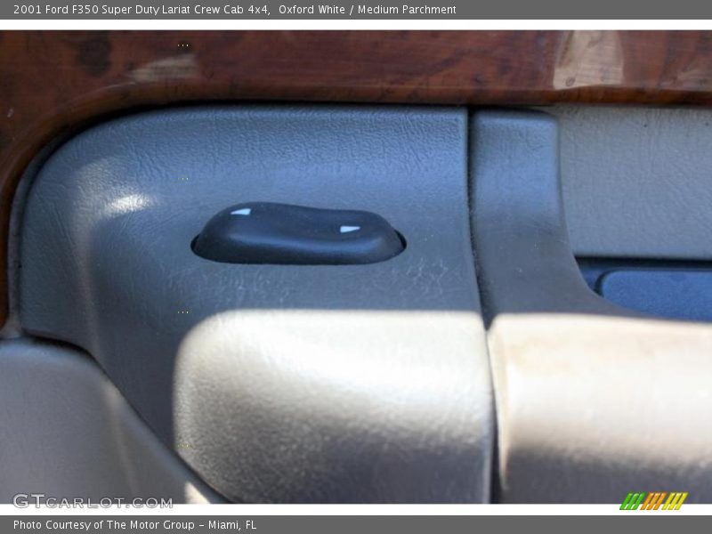 Oxford White / Medium Parchment 2001 Ford F350 Super Duty Lariat Crew Cab 4x4