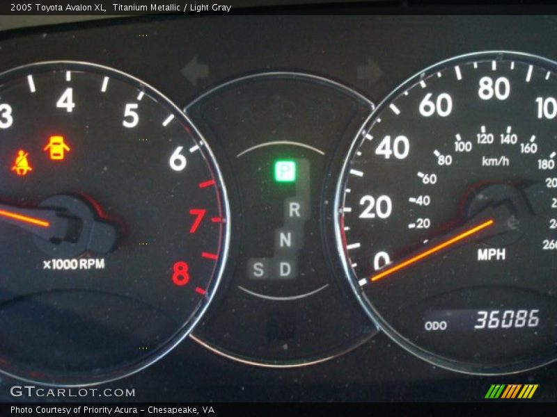 Titanium Metallic / Light Gray 2005 Toyota Avalon XL