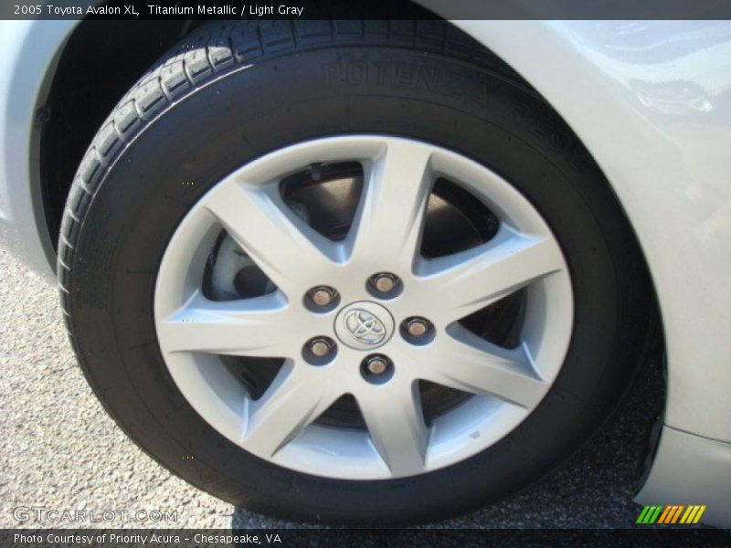 Titanium Metallic / Light Gray 2005 Toyota Avalon XL