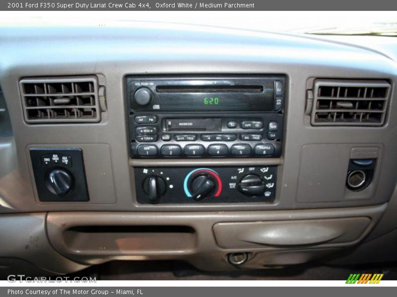 Oxford White / Medium Parchment 2001 Ford F350 Super Duty Lariat Crew Cab 4x4
