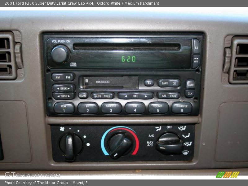 Oxford White / Medium Parchment 2001 Ford F350 Super Duty Lariat Crew Cab 4x4