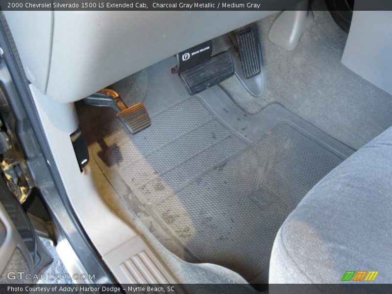 Charcoal Gray Metallic / Medium Gray 2000 Chevrolet Silverado 1500 LS Extended Cab